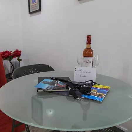 Apartment Alfama Lovely - *