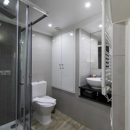 Panteao House In Alfama - With A/c Lisboa