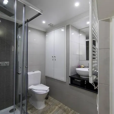 Panteao House In Alfama - With A/c * Lissabon